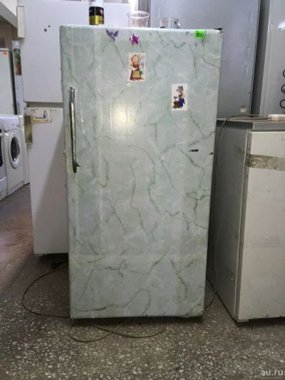 Лот: 13688855. Фото: 1. Старенький рабочий холодильник... Холодильники, морозильные камеры