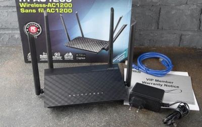 Лот: 16349767. Фото: 1. ASUS RT-AC1200. Маршрутизаторы (роутеры)