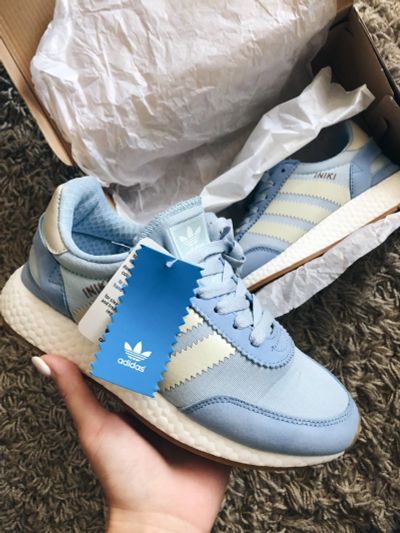 Лот: 12190716. Фото: 1. Кроссовки Adidad Iniki. Кеды, кроссовки, слипоны
