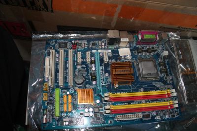 Лот: 5646944. Фото: 1. Материнка Socket 775 gigabyte... Материнские платы