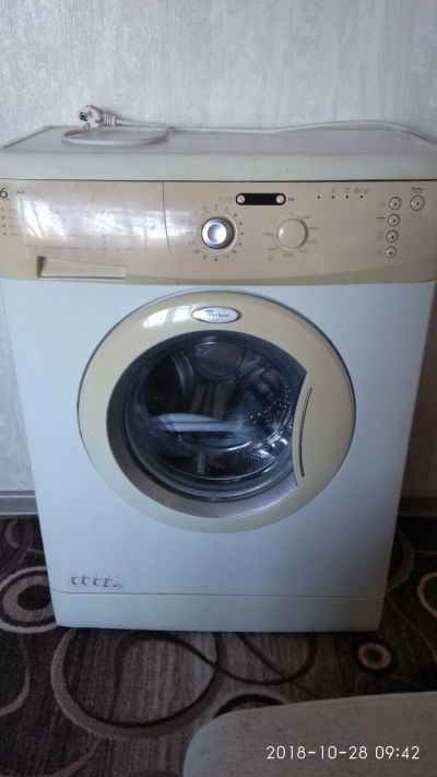 Лот: 12520002. Фото: 1. Стиральная машина Whirlpool б... Стиральные машины