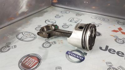 Лот: 23590830. Фото: 1. Поршень с шатуном Mazda Bongo... Двигатель и элементы двигателя