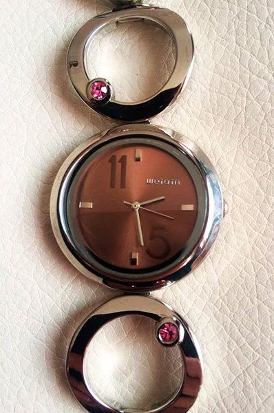 Лот: 11178839. Фото: 1. Новые. Часы наручные со стразами... Оригинальные наручные часы