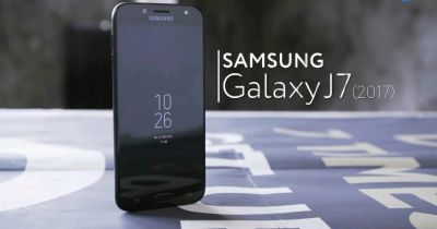 Лот: 11104328. Фото: 1. Samsung Galaxy J7 2017 black. Смартфоны
