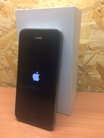 Лот: 8961076. Фото: 1. Iphone 5s 16 GB space gray (1547... Смартфоны