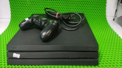 Лот: 19232734. Фото: 1. Playstation 4Pro 1000Gb (W). Игры для консолей