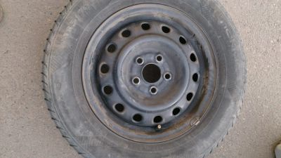 Лот: 4694030. Фото: 1. шина с грыжей nokian i3 185\70... Шины на дисках