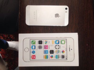 Лот: 7531415. Фото: 1. iPhone 5s 16gb white. Смартфоны