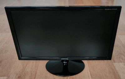Лот: 18604255. Фото: 1. Монитор 24" Samsung S24B300. ЖК-мониторы