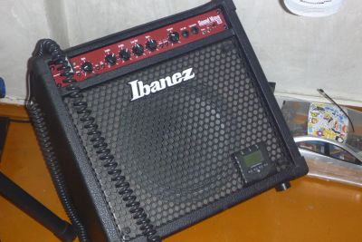 Лот: 11388239. Фото: 1. Комбоусилитель Ibanez SoundWave35. Гитарные эффекты и комбоусилители