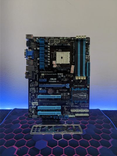 Лот: 25120195. Фото: 1. Мат. плата Asus F2A85-V/FM2/DDR3... Материнские платы