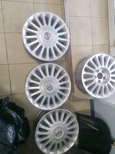 Лот: 21146156. Фото: 1. Диски литые Nissan 16" 5*114.3... Диски