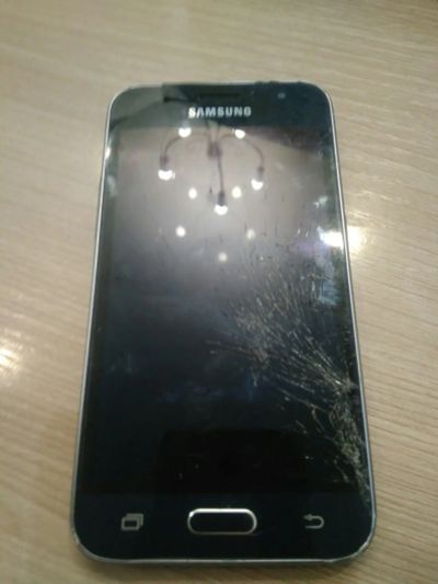 Лот: 19917393. Фото: 1. Смартфон Samsung Galaxy J1 (2016... Смартфоны