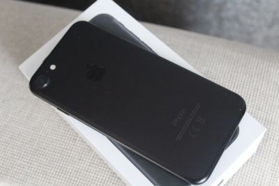 Лот: 13238036. Фото: 1. IPhone 7 32 GB. Смартфоны