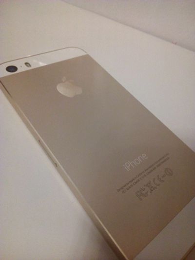 Лот: 13077730. Фото: 1. iPhone 5s Gold. Смартфоны