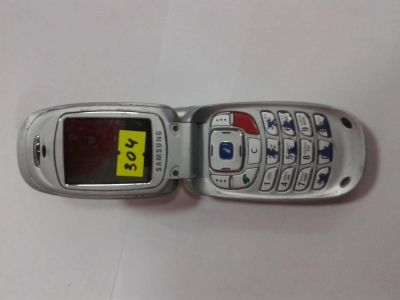 Лот: 6241674. Фото: 1. Сотовый телефон Samsung X450... Кнопочные мобильные телефоны