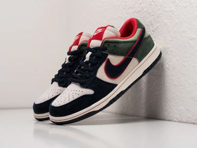Лот: 24979472. Фото: 1. Кроссовки Nike SB Dunk Low. Кеды, кроссовки, слипоны