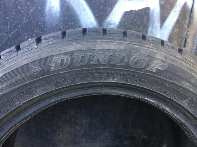 Лот: 12475288. Фото: 1. Шины 205/55/16 Dunlop зимняя 4... Шины