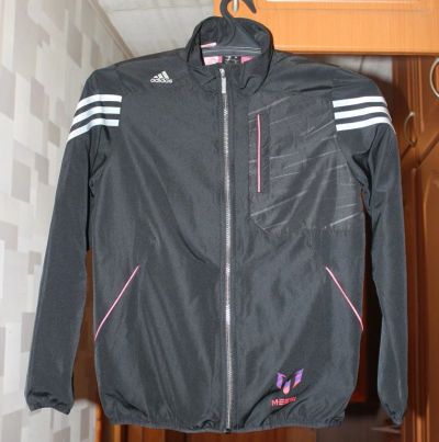 Лот: 11476729. Фото: 1. Куртка-ветровка подростковая Adidas. Легкие куртки, толстовки