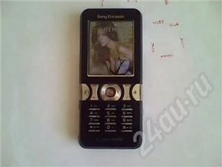 Лот: 223704. Фото: 1. SonyEricsson 550i б\у. Кнопочные мобильные телефоны
