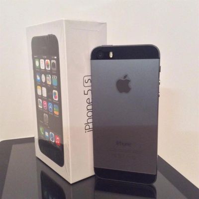 Лот: 3445302. Фото: 1. iPhone 5S 32GB серый космос. Смартфоны