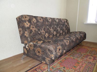 Лот: 6966381. Фото: 1. Продам удобный диван в хорошем... Диваны