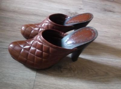 Лот: 7618297. Фото: 1. Шикарные туфли BCBG сабо натуральная... Туфли