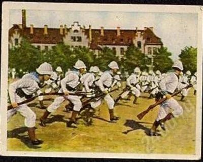 Лот: 62402. Фото: 1. Германия. 3-й Рейх. Конец 30-х... Наклейки, карточки, вкладыши