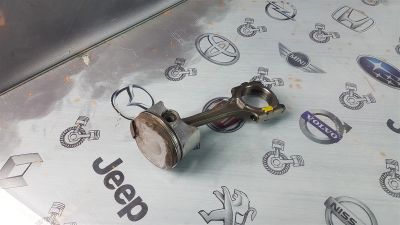Лот: 24679161. Фото: 1. Поршень с шатуном Toyota Auris... Двигатель и элементы двигателя