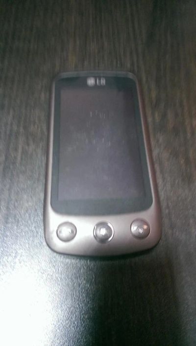 Лот: 6184327. Фото: 1. Продам телефон LG 500! Цвет: темно-коричневый... Кнопочные мобильные телефоны