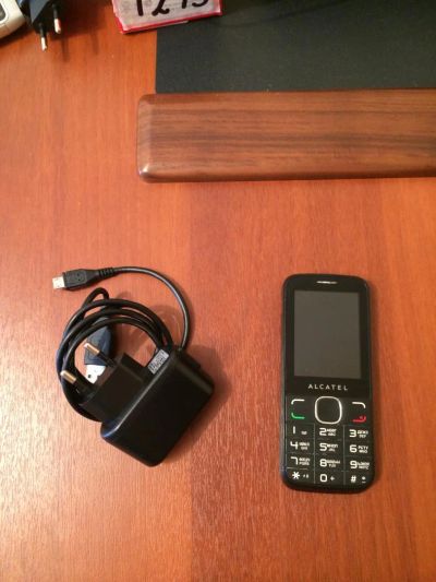 Лот: 4377045. Фото: 1. Телефон Alcatel 2040D. Кнопочные мобильные телефоны