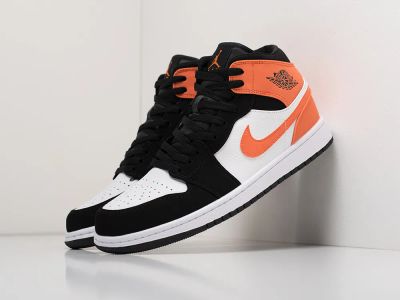 Лот: 17263863. Фото: 1. Кроссовки Nike Air Jordan 1 Mid. Кеды, кроссовки, слипоны