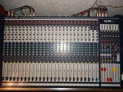 Лот: 22609158. Фото: 1. микшерный пульт Soundcraft GB-4... Микшеры, предусилители, микрофонные эффекты