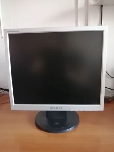 Лот: 17707704. Фото: 1. Монитор Samsung 720N. ЖК-мониторы
