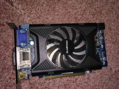 Лот: 8833387. Фото: 1. Radeon HD6750. Видеокарты