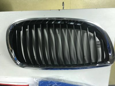 Лот: 12324753. Фото: 1. Решетка радиатора BMW 3-series... Кузов