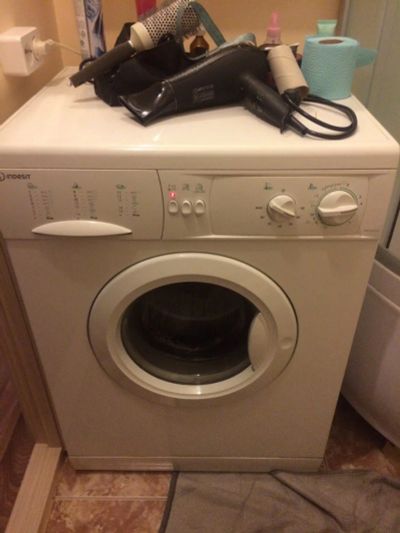 Лот: 9017039. Фото: 1. Стиральная машина Indesit WG1031TP. Стиральные машины