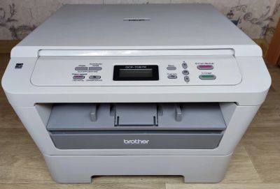 Лот: 20338470. Фото: 1. Мфу лазерное Brother DCP-7057R... МФУ и копировальные аппараты