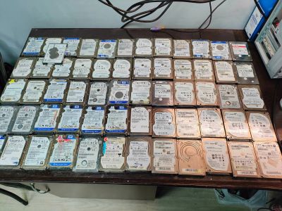 Лот: 18383964. Фото: 1. Диски hdd 3.5" 48 шт 2.5" 61шт... Жёсткие диски (HDD)