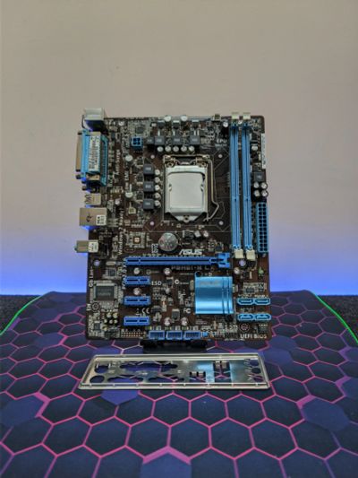 Лот: 23595509. Фото: 1. Мат. плата ASUS P8H61-M LX/LGA1155... Материнские платы