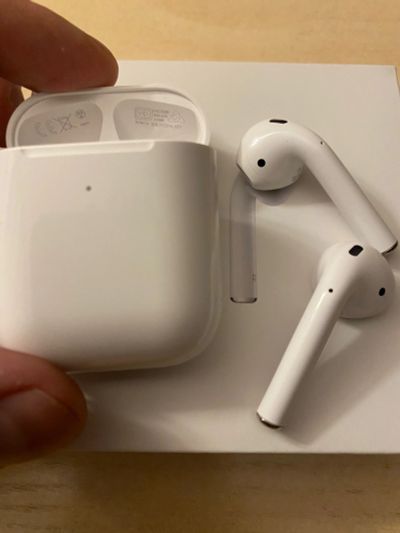Лот: 18345148. Фото: 1. Apple AirPods 2 беспроводная зарядка... Наушники, гарнитуры