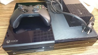 Лот: 11649509. Фото: 1. Xbox One + 19 Игр. Игровые приставки, консоли