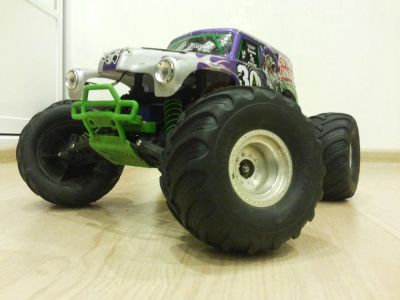 Лот: 5111015. Фото: 1. Traxxas Grave Digger 1/10 VXL... Автомоделизм