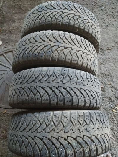 Лот: 19572783. Фото: 1. зимняя резина nordman 4 195 55... Колпаки