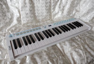 Лот: 9628549. Фото: 1. CME U-Key V2 Mobiletone, белая. MIDI-оборудование