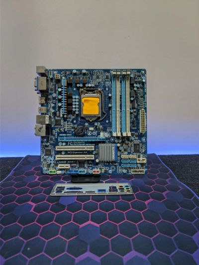 Лот: 25257454. Фото: 1. Материнская плата Gigabyte GA-HA65M-UD3H-B3... Материнские платы