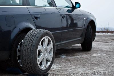 Лот: 1367268. Фото: 1. AUDI A6 R17/235/45 Литье с летней... Шины на дисках