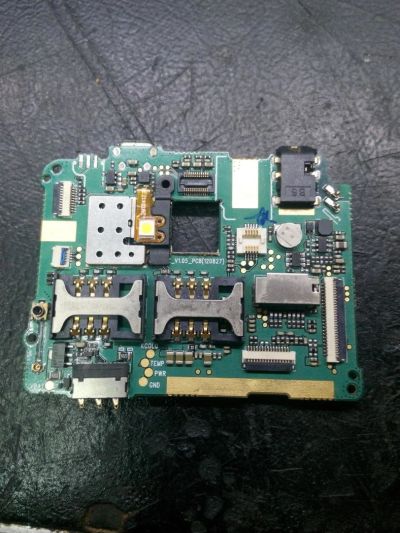 Лот: 6987369. Фото: 1. Основная плата Philips W732. Микросхемы и платы