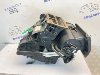 Лот: 25278769. Фото: 1. корпус отопителя Ford Focus CB4. Двигатель и элементы двигателя