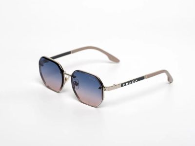Лот: 21773722. Фото: 1. Очки Prada. Очки солнцезащитные
